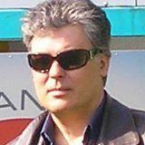 Δθμιτρθσ Κολοκοτρώνθσ Ο Δξ. Δεκήηξεο Κνινθνηξώλεο είλαη εθπαηδεπηηθόο Β/ζκηαο εθπαίδεπζεο, εηδηθόηεηαο Πιεξνθνξηθήο θαη ππεξέηεζε από ην 2007 σο ην 2018 σο ρνιηθόο ύκβνπινο.