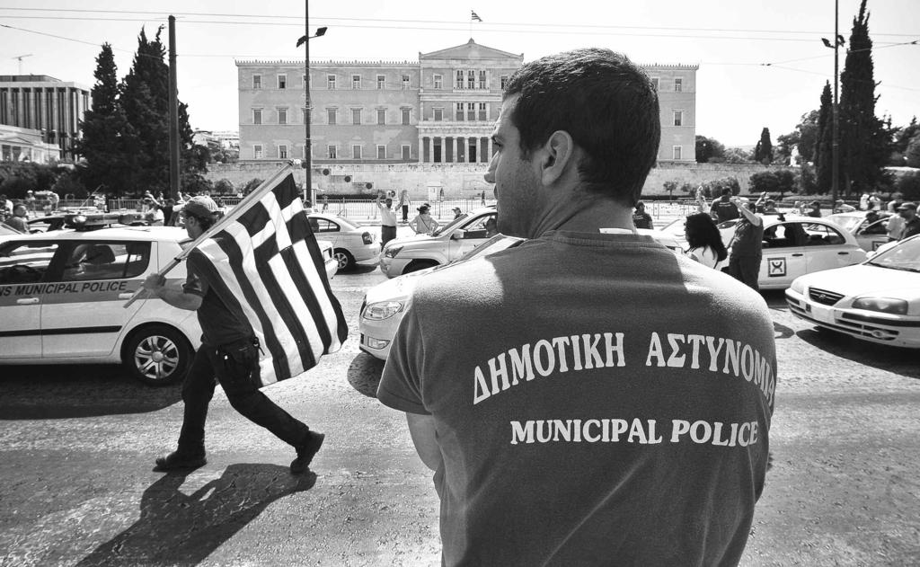 ΠΟΛΙΤΙΚΗ Τρίτη 18 Μαρτίου 2014 ΧΑΝΙΩΤΙΚΑ ΝΕΑ 19 ΑΘΗΝΑ» Δεν υπάρχει καμία περίτωση να τεθούν σε διαεσιμότητα υπάλληλοι από α Ασφαλιστικά Ταμεία ιαβεβαίωσε ο υφυπουρός Εργασίας Βασίλης Κεκέρογλου,
