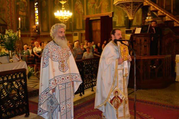Τὴν ἑπομένη 15 Αὐγούστου, ἀνήμερα τῆς μεγάλης Θεομητορικῆς ἑορτῆς, ἐτελέσθη ἡ Θεία Λειτουργία καὶ στὸ