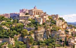 Φεύγοντας από το λιμάνι, η ξενάγηση σας ξεκινάει μέσα από τους κεντρικούς δρόμους και πλατείες της Βαρκελώνης.