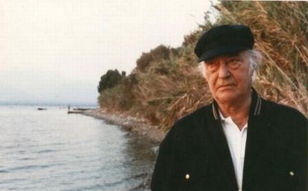 Ανεξϊρτητα από τισ ιδιαιτερότητεσ κϊθε βιβλύου τα ποιόματα αυτϊ αναπτύςςουν ϋνα βαθύτατο διαλογιςμό γύρω από τη φύςη του ποιητικού λειτουργόματοσ, προβϊλλουν τη δυνατότητα