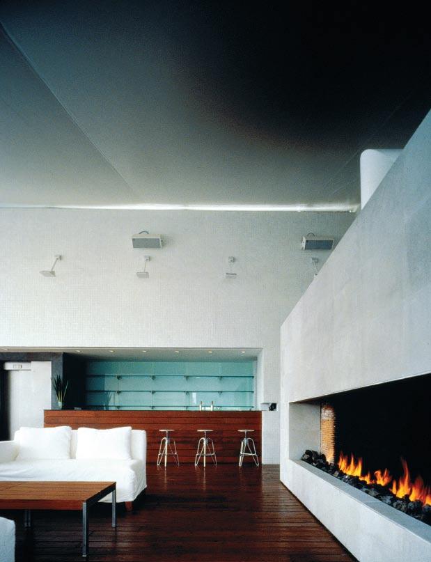 Habita s minimalist approach opens the eyes of the old world to the new Το μίνιμαλ στυλ του Habita είναι ένα παράθυρο του παλιού κόσμου στον νέο.