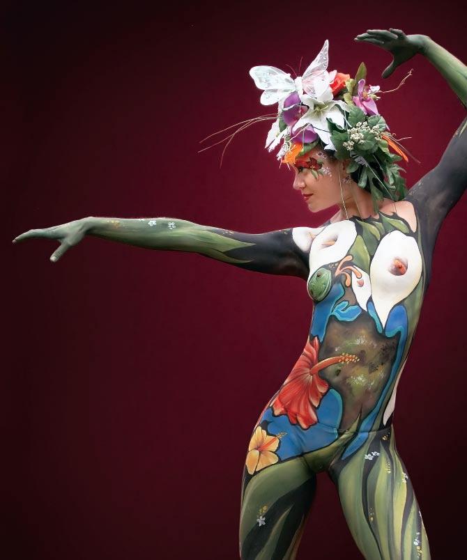 Latitudes Take οff Apr-Jun 10 GLOBAL VIEWS ΕΙΚΟΝΕΣ ΤΟΥ ΚΟΣΜΟΥ Α sample of the artistic excellence of the works presented in last year s World Bodypainting Festival Δείγμα της καλλιτεχνικής αρτιότητας
