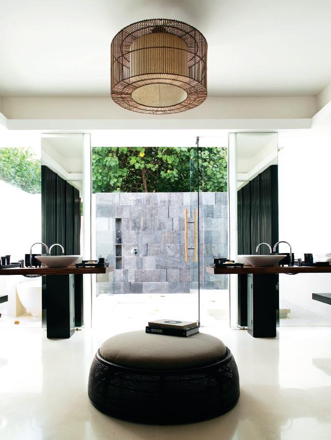 A Modern Midas on Asian Shores Ένας σύγχρονος Μίδας στην Ασία A new concept of luxury: Mark Edleson s Alila Hotels & Resorts sets the standard for getaways featuring privacy and eco-friendly