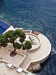 SPAIN Design Hotels Antonio Perez Navarro Hospes Maricel, Mallorca Castles in the Sky Ο πορθητής των κάστρων Τhere s something marvellous about staying in a palace and Antonio Perez Navarro, CEO of