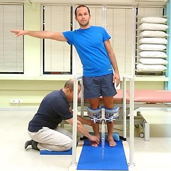 Η θέση χρησιμοποιείται για την απόκτηση εύρους στην ποδοκνημική, το γόνατο και το ισχίο του πίσω κάτω άκρου, όπως και για τη μεταφορά απαίτησης και την ανάπτυξη
