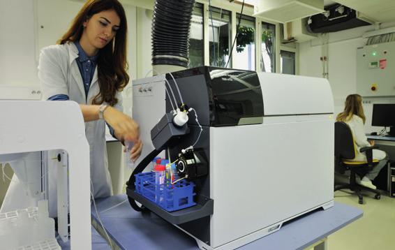 Multielementna analitika in speciacija elementov v sledovih Vloga kemijskega elementa v posameznem delu njegovega biogeokemijskega cikla je odvisna od njegove celotne koncentracije in speciacije oz.