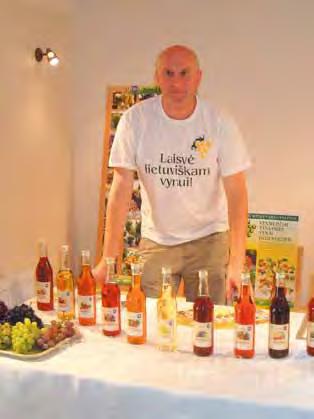 pasididžiavimas Gewürztraminer. Vyndarys gamina daugiau nei 20 rūšių naminių lietuviškų vynų iš keisčiausių žaliavų ir kruopščiai užaugintų vynuogių. Tačiau ne skaičiai svarbu.