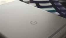 Tu naj bi našli še podporo za hitro in varčno brezžično tehnologijo Bluetooth 5.0 in brezstični sistem NFC, prednameščen pa bo seveda nespremenjeni mobilni operacijski sistem Android 8.0 Oreo.