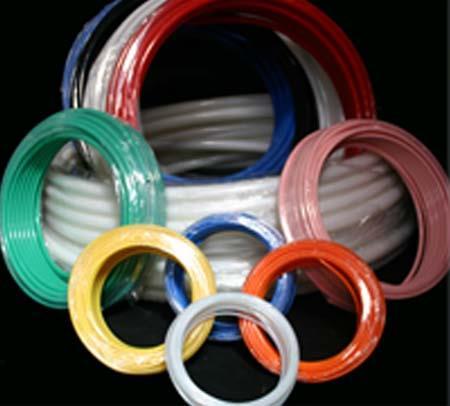 Polyamide 12 (Nylon 12) PA 12 Gostota [g/cm] DIN 53 479 1,02 tališča Tg Melt Index Natezno trdnost [MPa] DIN 53 736 179 dynamic, DIN 53 736 41 DIN 53 455 35 Natezni modul [MPa] DIN 53 457 1800