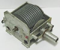 Vrste kondenzatora: Različite vrste kondenzatora nalaze primenu u radiotehnici, u raznim instrumentima