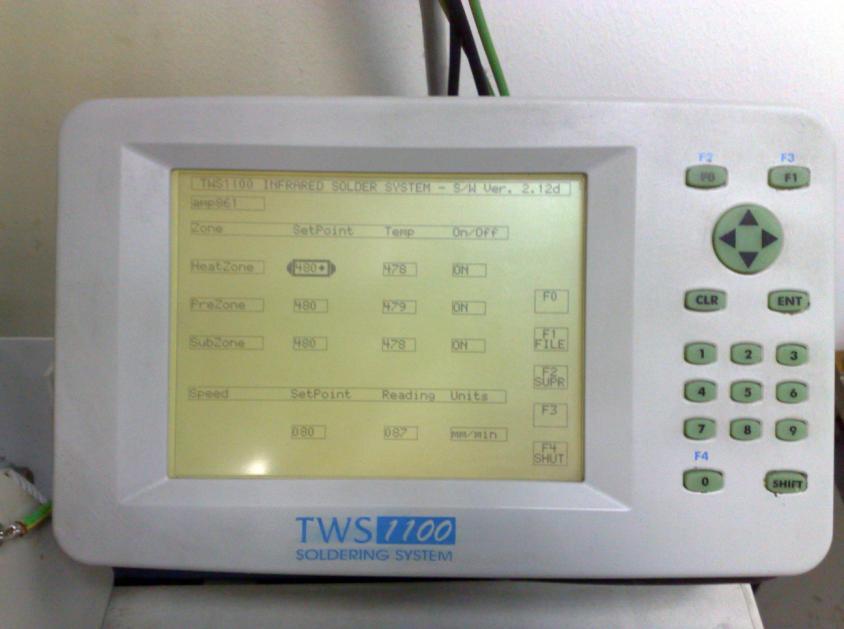Slika 25: LCD zaslon peči TWS 1100 Peč LPKF ZelFlow RO4 Ta peč se uporablja za pečenje tiskanin na bakrene ali pa tudi na posrebrene aluminijaste plošče.