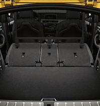 Το ηχοσύστημα HiFi Harman Kardon διαθέτει εξωτερικό ενισχυτή ισχύος 360 Watt στον χώρο αποσκευών.