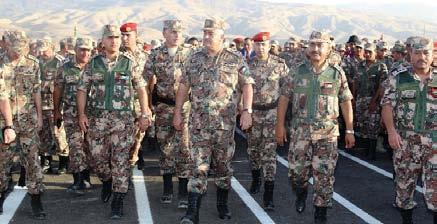 قاموا الهفل السسنوي للخريجين بضضيافة جلالته في ال ردن...ôjòëJ «ان احدا فوق هذه ال رض لا يسستطيع ان يبيعنا وطنية ولن يقوى ا مروء على المزايدة علينا قيادة وش عبا وجيش ا.. لا من قريب ولا من بعيد» الدباسس.