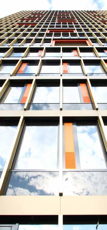 stânga: Leutschentower, Zurich, Elveția, 2011 Arhitect: Beatrix Consolascio Architekten AG,