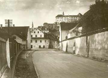 V primerjavi z letom 1965 se vidi, da so ti spomeniki v dosti boljšem stanju, ni več težav z zatekanjem, slabih streh itd., se je pa marsikaj uničilo.