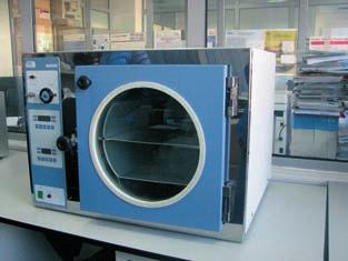 Proiectul PROMETEU LABORATOR BIOCHIMIE ŞI BIORESURSE Etuvă de laborator cu vid VACIOTERM Producător: J.P. SELECTA, Spania Furnizor: SC MULTILAB SRL - evaporare solvenţi organici şi uscare probe de