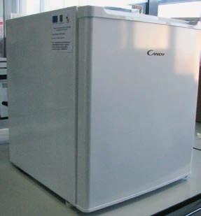 - capacitate maximă: 220 g; - capacitate minimă: 10 mg; - diviziune: 0,1 mg; - intervalul tarei: -220 g; - sensibilitate: 2ppm/ o C în temperatura +15.