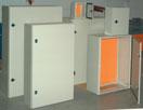 CUTII, ULAPURI E ISTRIBUŢIE Cutii pe tencuială Cutii de distribuţie PT, cu ușă plană Accesorii pentru cutii de distribuţie S.T. 2 Cutii sub