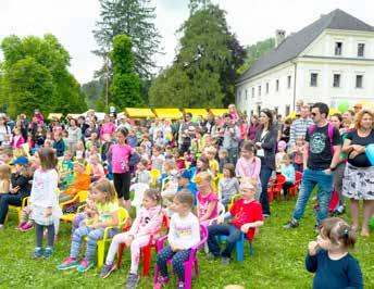 Dan prijateljstva V nedeljo, 20. maja, se je na Visokem pri Tavčarjevem dvorcu rajalo, zabavalo in plesalo.