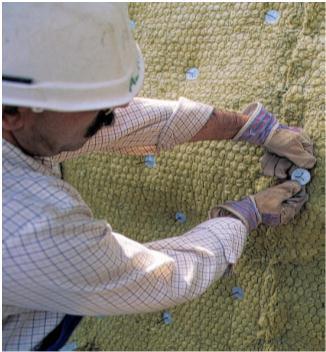 Saltele - Rabit ROCKWOOL - PROROX WM 950 / WM 960 Saltele din vata bazaltica cusute pe suport din plasa metalica rabit Densitate / Temp. - Rockwool WM 950 ~ 80 kg/m³ / max.