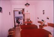 Facilităţile hotelului: In cadrul hotelului turiştii pot beneficia de o zonă de lounge, bar, recepţie şi terasă Facilităţile camerei: Hotelul dispune de camere cu televizor cu satelit, telefon,