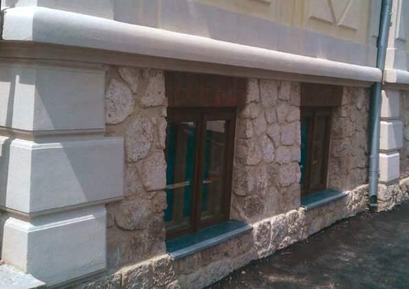 suprafețe ﬁne cu estetică excepţională. RÖFIX Hydraulkalk - Sockelputz Tencuială pe bază de var hidraulic recomandată pentru zonele de soclu la clădirile monument istoric.
