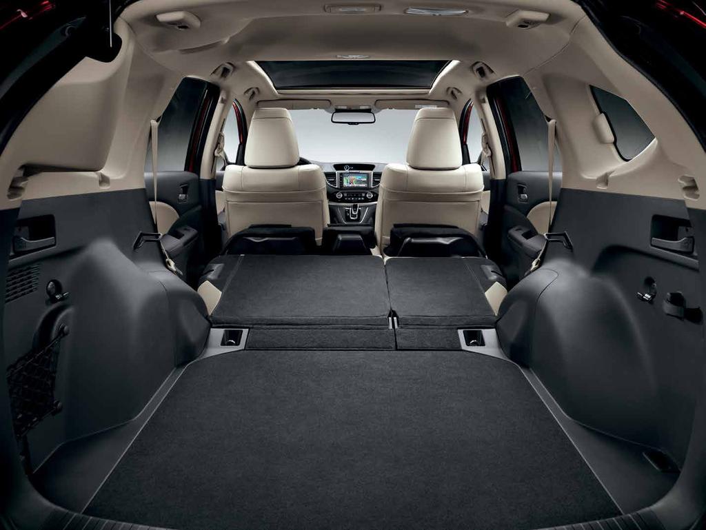 SPAȚIU INTERIOR : 14 BANCHETA SPATE RABATABILĂ BUCURAȚI-VĂ DE FLEXIBILITATE Dezvoltat având în minte confortul si adaptabilitatea, modelul CR-V este proiectat pentru a oferi spaţiu maxim şi