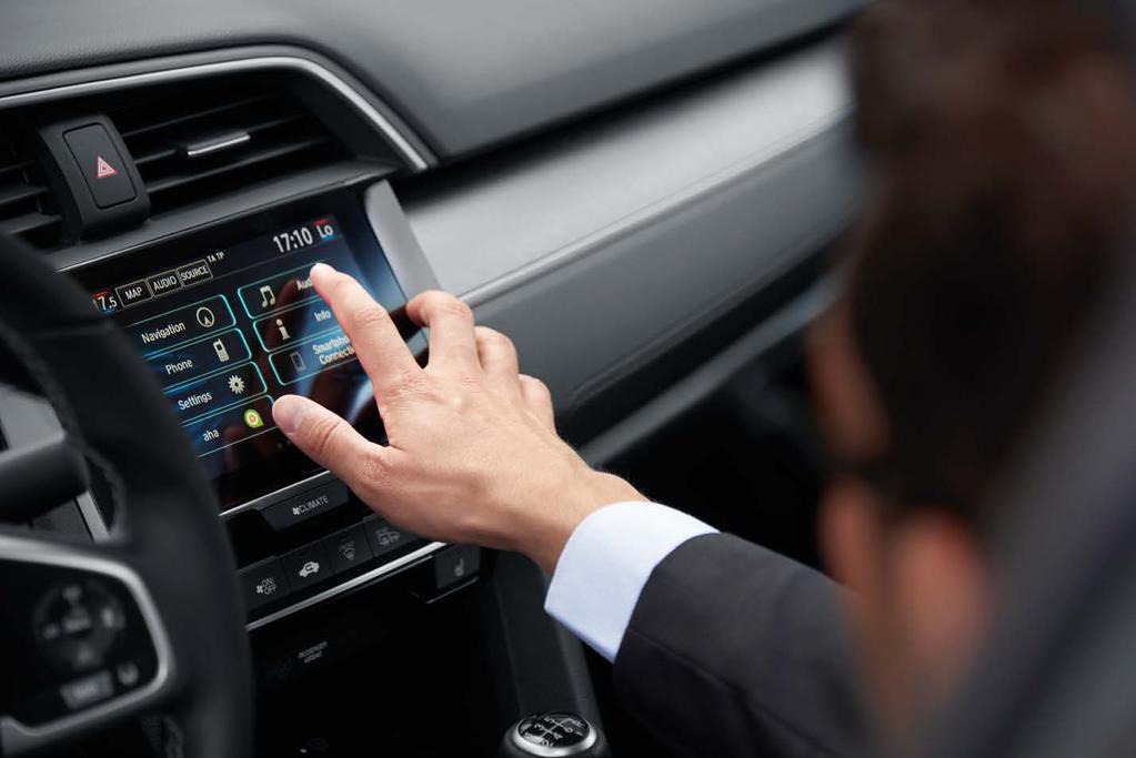 HONDA CONNECT Civic integrează noul sistem multimedia Honda CONNECT cu ecran touchscreen 7 *, care vă ţine la curent cu toate lucrurile care vă pasionează, ca muzica preferată şi prietenii, toate