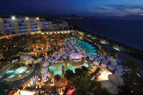 Club Hotel Casino Loutraki 5* Grecotel Filoxenia Hotel 4* Λουτράκι Καλαμάτα ΗΜΙΔΙΑΤΡΟΦΗ 2 ΠΑΙΔΙΑ EARLY BOOKING ΗΜΙΔΙΑΤΡΟΦΗ EARLY BOOKING Σε απόσταση αναπνοής από την Αθήνα το Club Hotel Casino