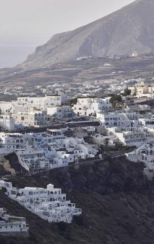 Η εξαγορά παγιδευμένων Zombie ξενοδοχείων είναι μια αμφίβολη στρατηγική, παρόλο που θα μπορούσε να αποδειχθεί αποδοτική σε ορισμένες περιπτώσεις 1 Υπάρχουν περίπου 75 μεγάλα ξενοδοχεία Zombie με