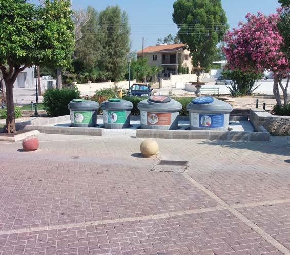 την Green Dot Κύπρου, βράβευσαν για τρίτη συνεχή χρονιά την εταιρεία ΣΟΠΑΖ Λτδ (Αγροεφόδια) κατάστημα Ξυλοφάγου, ως το καλύτερο σημείο παραλαβής κενών συσκευασιών φυτοπροστατευτικών προϊόντων.