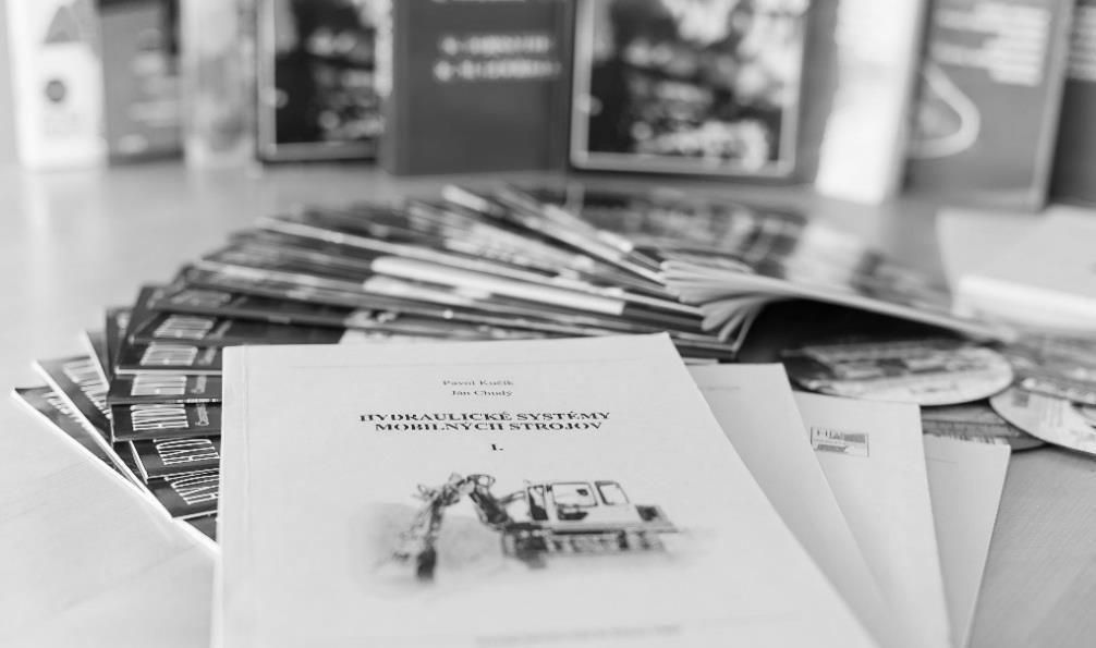 Použitá a odporúčaná literatúra BAROŠKA, J.: Hydrostatické mechanizmy. Vydalo Hydropneutech, s.r.o., Žilina, 2012, 388 s.