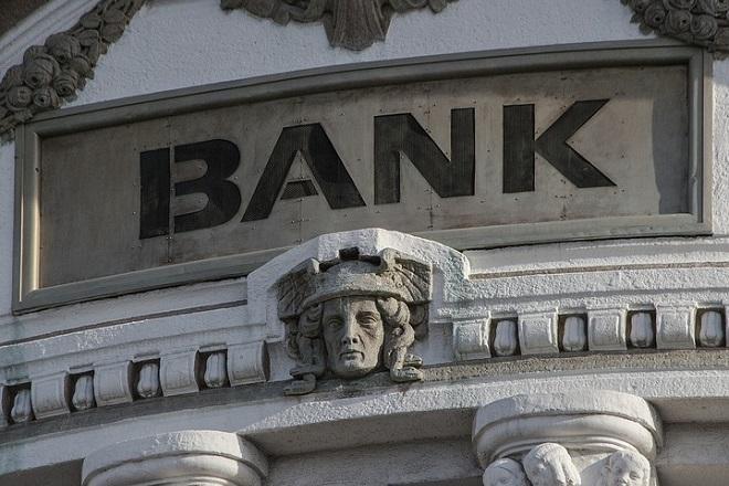 15/11/18 Οικονομικά - Εταιρικά Νέα -- Bloomberg: Τα υπέρ και τα κατά των δύο προτάσεων για τη μείωση των «κόκκινων δανείων» των τραπεζών Οι ελληνικές Αρχές προχωρούν με δύο διαφορετικά σχέδια για να