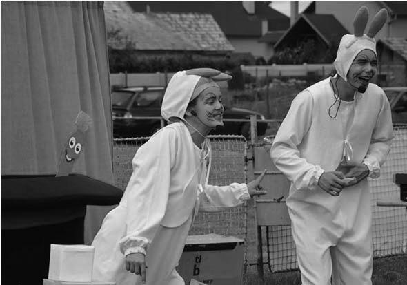Pomedzi tento program si deti s rodičmi mohli vyskúšať streľbu na futbalovú bránku, zahádzať v kolkárni či zahrať tenis. U historických šermiarov sa zase strieľalo z luku.
