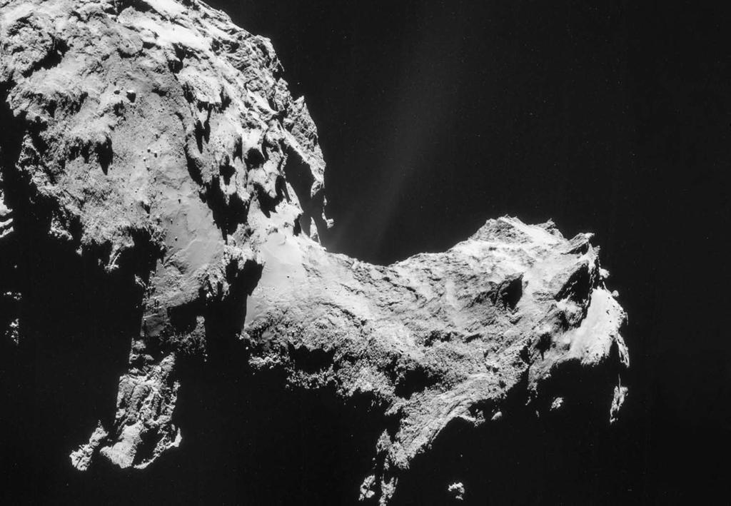 Χάρη στην μελέτη των ιστορικών αρχείων και φυσικά πάντα με την βοήθεια της αστρονομικής έρευνας, γνωρίζουμε ότι οι κομήτες που μας έχουν επισκεφτεί μέχρι σήμερα περιφέρονται γύρω από τον Ήλιο με