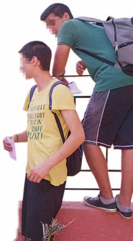 Teen μεγάλο πουλί έκπληξη