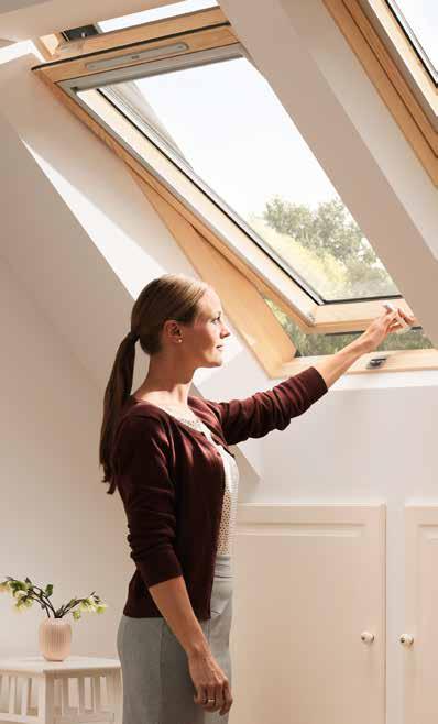 Okná so spodnou kľučkou sú vybavené dvojstupňovým ventilačným systémom, ktorý umožňuje vášmu domovu dýchať aj pri zatvorenom okne.