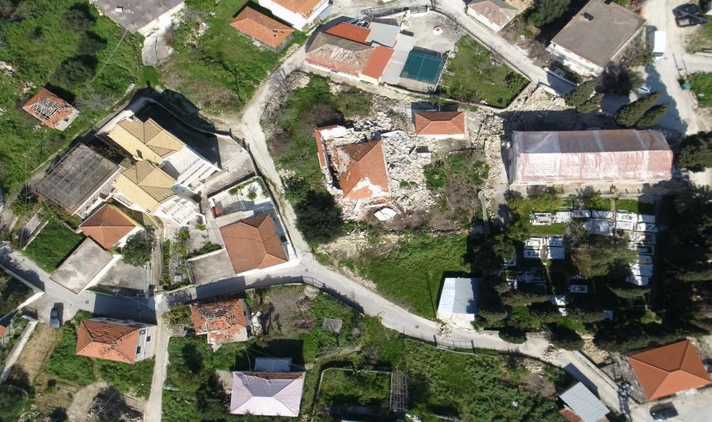 a) b) Εικόνα 39 a-b: Απεικόνιση Καταστροφών σε