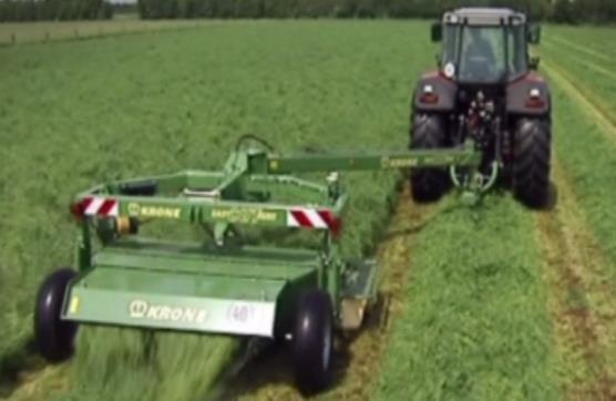 Delovno širino stroja z dvema enotama lahko povečamo z drugačno razporeditvijo pobiralno transportnih enot, žal pa se poglavitnemu problemu ne izognemo, razen z uporabo