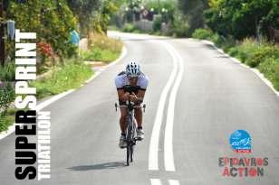 SUPER SPRINΤ BIKE RUN 10km Μετά την έξοδο τους από την ζώνη αλλαγής, οι αθλητές κινούνται αριστερά έχοντας το γήπεδο στα αριστερά τους.