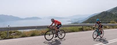 ENDURANCE BIKE 92km (elevation: 1,776m) Μετά την έξοδο τους από την ζώνη αλλαγής, οι αθλητές κινούνται αριστερά έχοντας το γήπεδο στα αριστερά τους.
