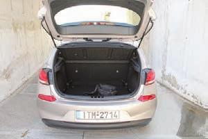 Και αν κάτι μπορούμε να αναγνωρίσουμε στη Hyundai, είναι ότι πραγματοποιεί μεγάλα βήματα μπροστά, σε κάθε γενιά μοντέλων της. Αναφορικά με το i30, στην έκδοση με το τρικύλινδρο σύνολο του 1.