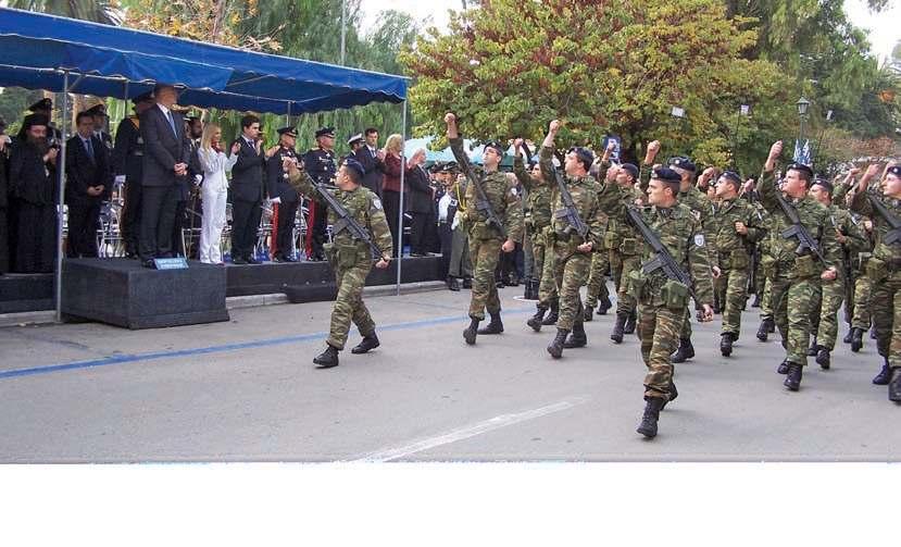 τέλος, παρέλαση στρατιωτικών τμημάτων.