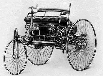 Navzdory tomuto neúspechu vývoj pokračoval a v roku 1885 Karl BENZ vyrobil dnes
