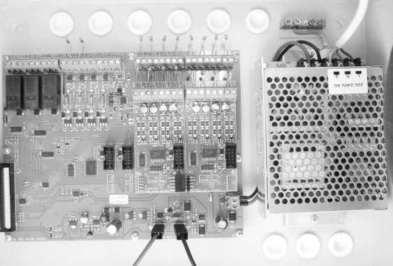 N Ηµεροµηνία 12/9/2016 Σελίδα 36 από 50-24V_P: Έξοδος 24V dc (έως 300mΑ) που δεν διακόπτεται σε reset του πίνακα. Μπορεί να χρησιµοποιηθεί για τροφοδοσία ηλεκτροµαγνητών πόρτας.