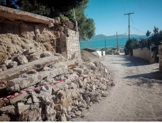 Εικόνα 9: Αστοχία τοίχου αντιστήριξης μετά τον σεισμό της Ζακύνθου (Πηγή: https://www.cnn.