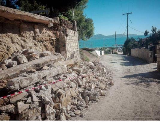 Εικόνα 9: Αστοχία τοίχου αντιστήριξης μετά τον σεισμό της Ζακύνθου (Πηγή: https://www.cnn.