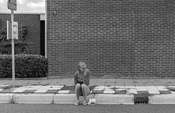 ID # 198 Thessaloniki IFF-2014 / Open Horizons Tussen 10 en 12 [Μεταξύ 10 και 12 / Between 10 and 12] 99 Σκηνοθεσία-Σενάριο/Direction-Screenplay: Peter Hoogendoorn Φωτογραφία/Cinematography: Gregg