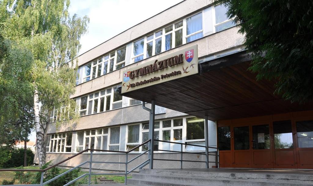 2 VŠEOBECNÁ CHARAKTERISTIKA ŠKOLY Gymnázium Vavrinca Benedikta Nedožerského Prievidza Začiatok histórie Gymnázia Vavrinca Benedikta Nedožerského v Prievidzi spadá do roku 1919, v ktorom vznikla v